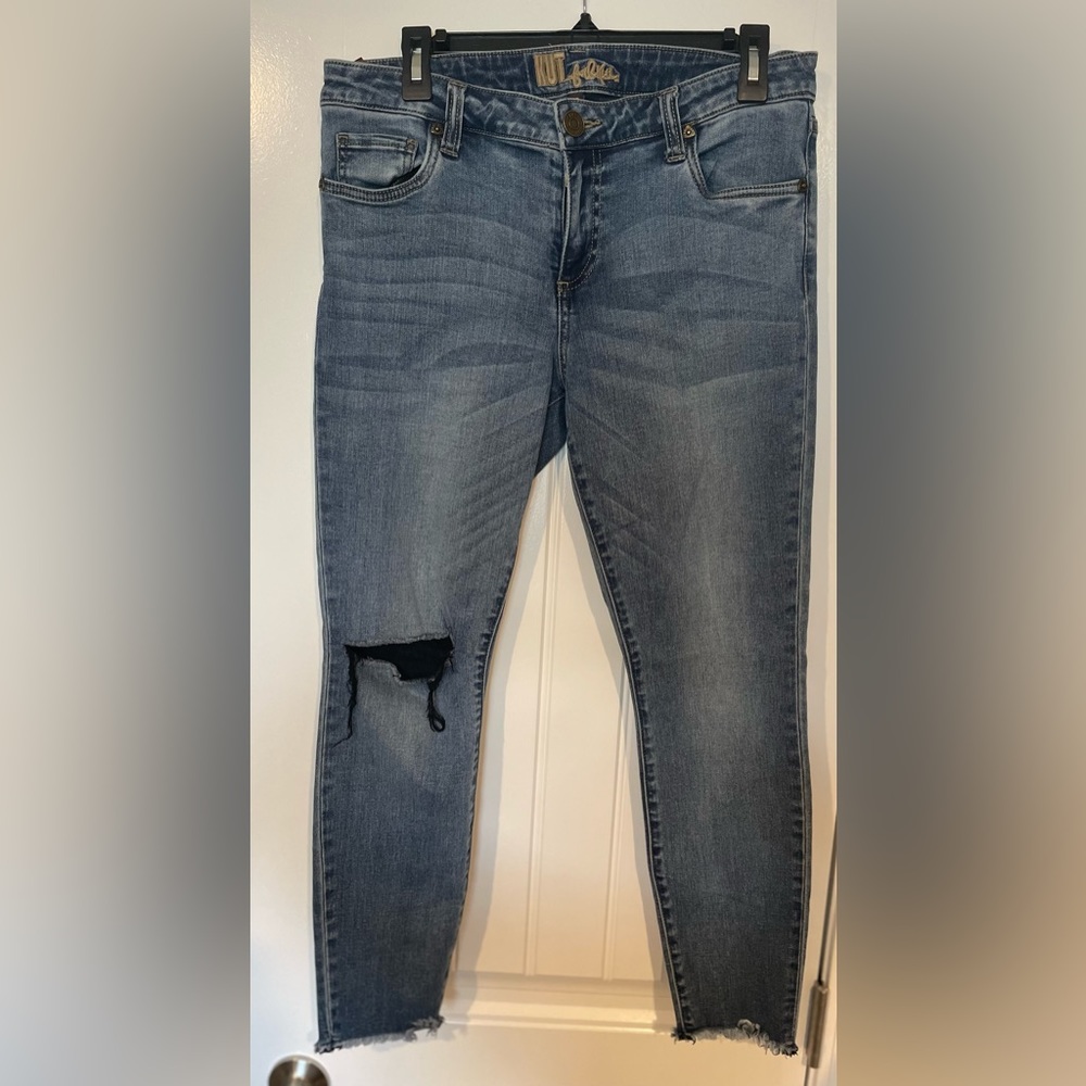 KUT cropped skinny jeans Sz. 10 ( Fits more like a size 8)